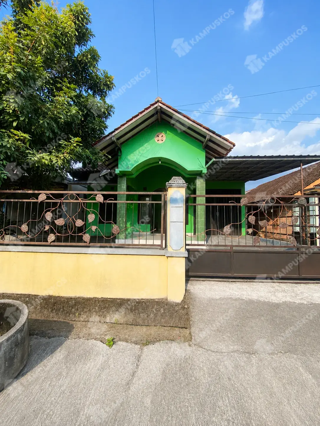 FOR RENT RUMAH 5 KAMAR, BARU DI CAT, BERSIH KAMAR LUAS, MAGUWOHARJO 6K03DF060926