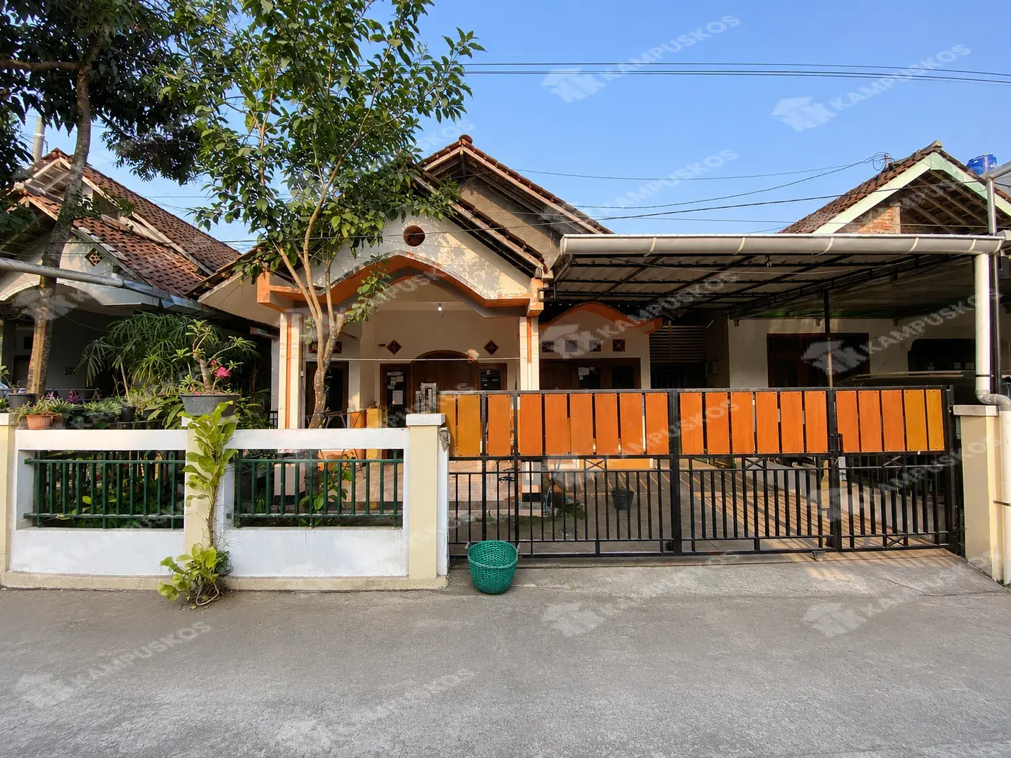 *DISEWAKAN KONTRAKAN DUA KAMAR BERPAGAR DI MAGUWO BISA JADI TIGA KAMAR* 2K03GA030826