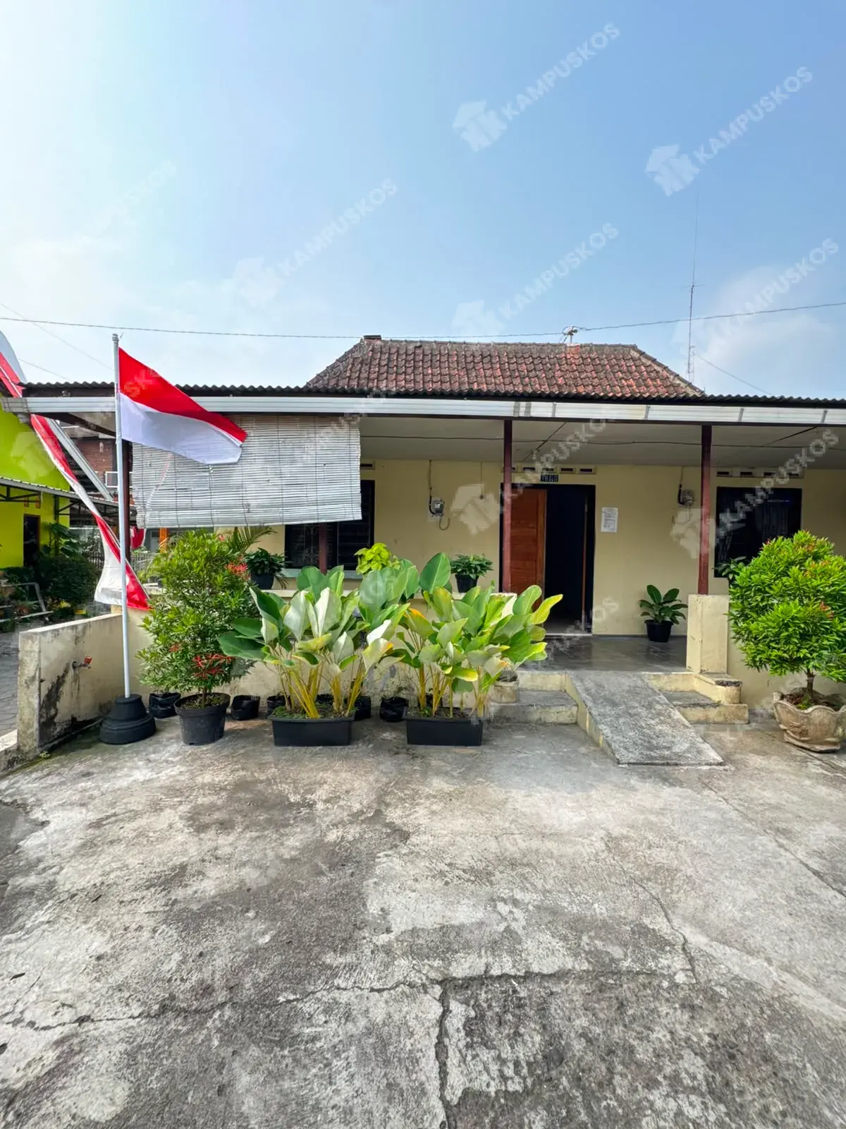 *KONTRAKKAN RUMAH 2 KAMAR (Jakal KM 7)* 2K04R091026