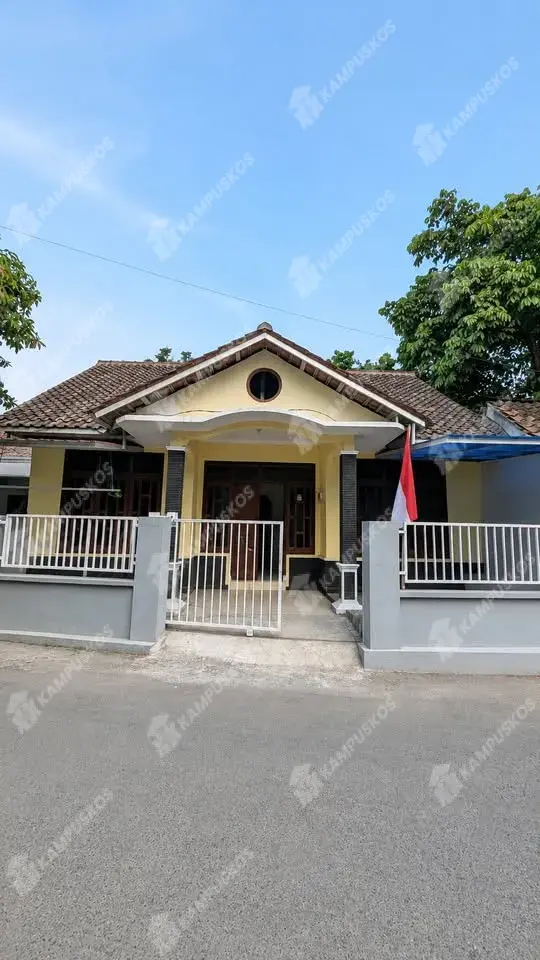 *KONTRAKKAN MLATI COZY 3 KAMAR SUPER LUAS* 3K04RBS150826