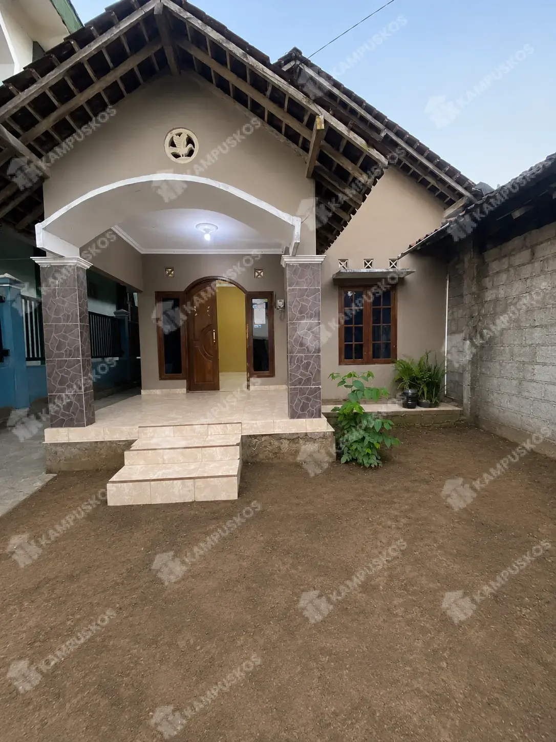 FOR RENT RUMAH 3 KAMAR, KAMAR LUAS, MURAH MERIAH, MAGUWOHARJO 3K03DF110926