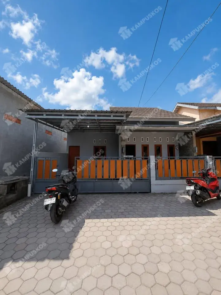 *FOR RENT RUMAH 3 KAMAR, KAMAR LUAS, MURAH MERIAH, DAERAH PLOSOKUNING CODONGCATUR*  3K03TY071026 