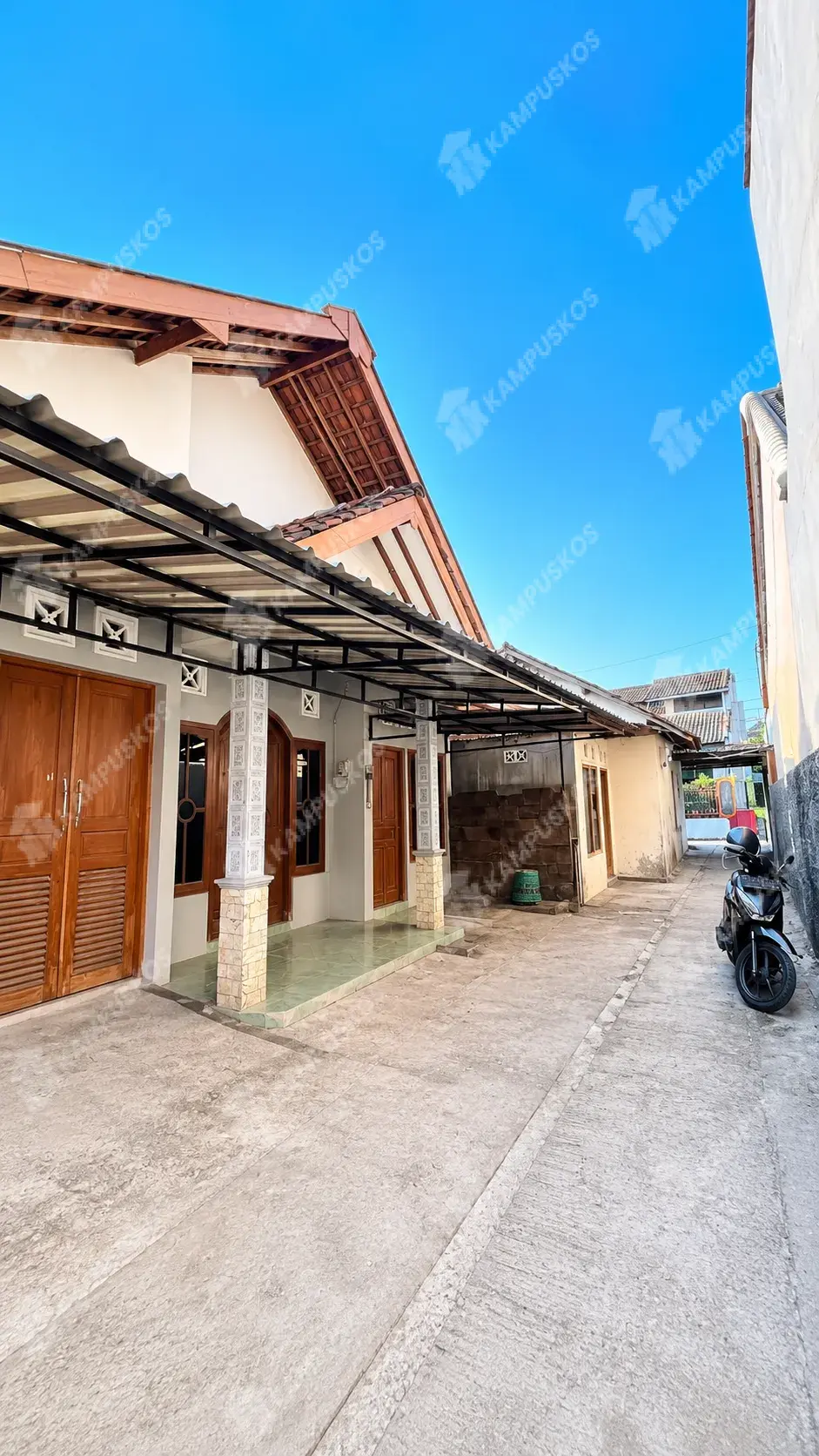 DIKONTRAKAN RUMAH MURAH NYAMAN 3 KAMAR AREA SETURAN UPN 3K02AL081126